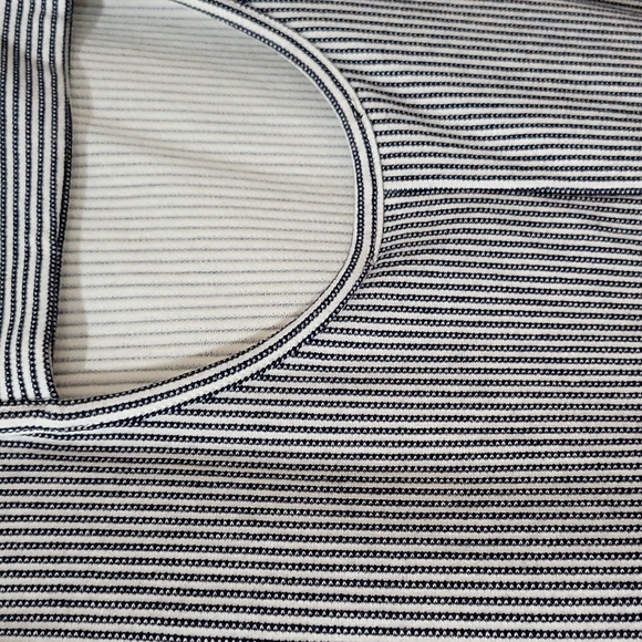 Short bodycon dress - Picture 3 of 3